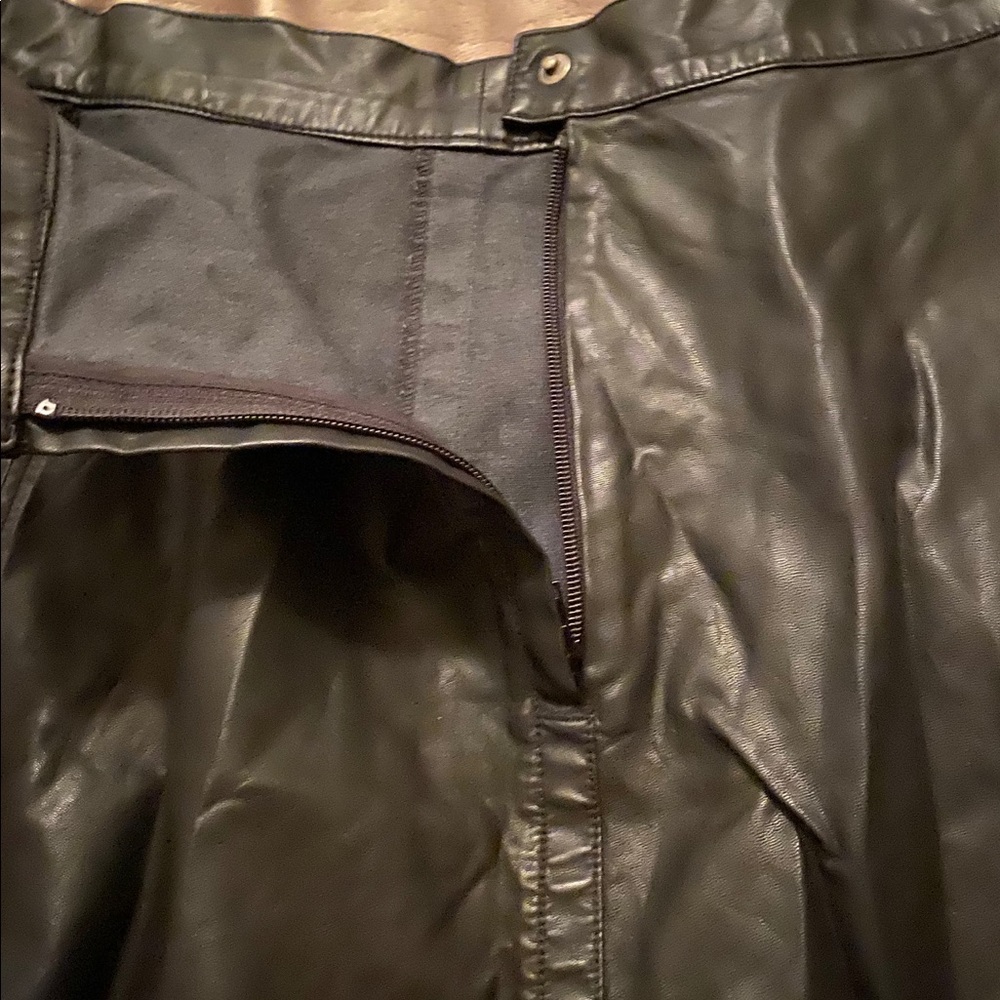 Short leather skirt!